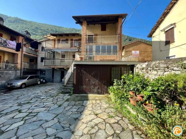 casa indipendente in vendita a Vaie