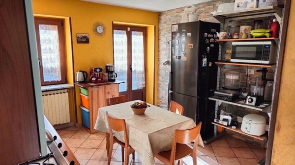 casa indipendente in vendita a Vaie