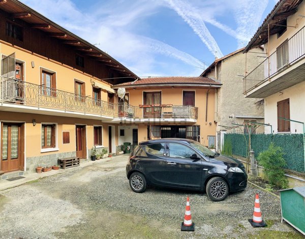 casa indipendente in vendita a Vaie