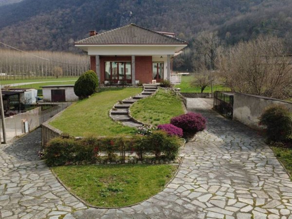 casa indipendente in vendita a Vaie