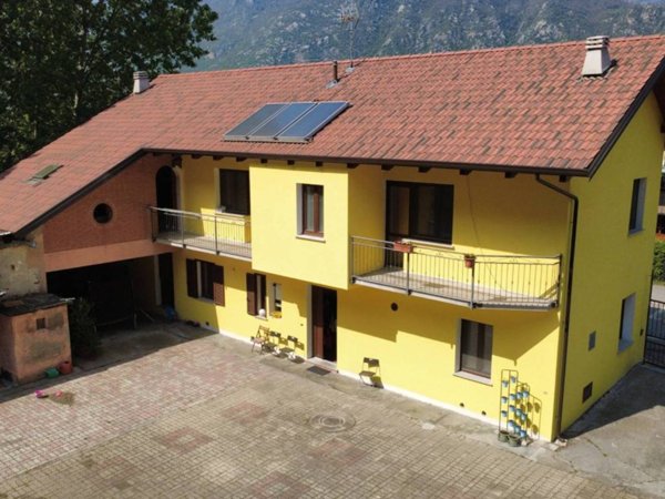 casa indipendente in vendita a Vaie