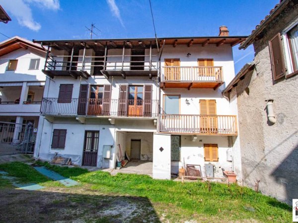 casa indipendente in vendita a Vaie