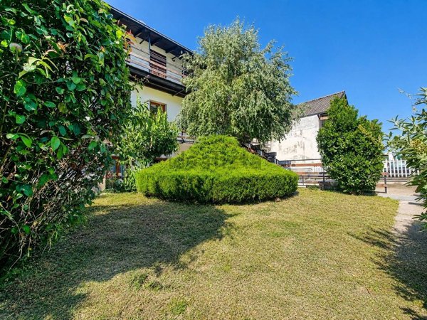 casa semindipendente in vendita a Vaie