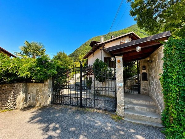 casa indipendente in vendita a Vaie