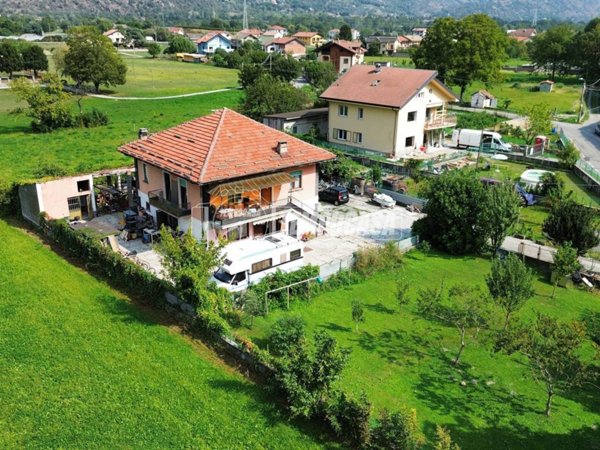 casa indipendente in vendita a Vaie