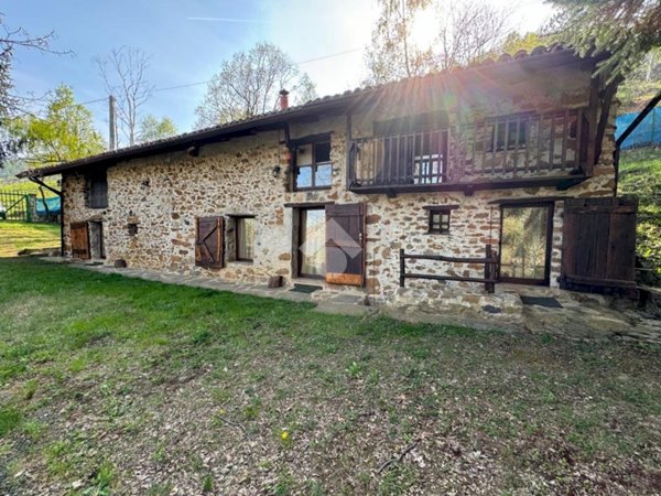 casa indipendente in vendita a Val della Torre