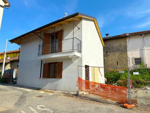 casa indipendente in vendita a Val della Torre