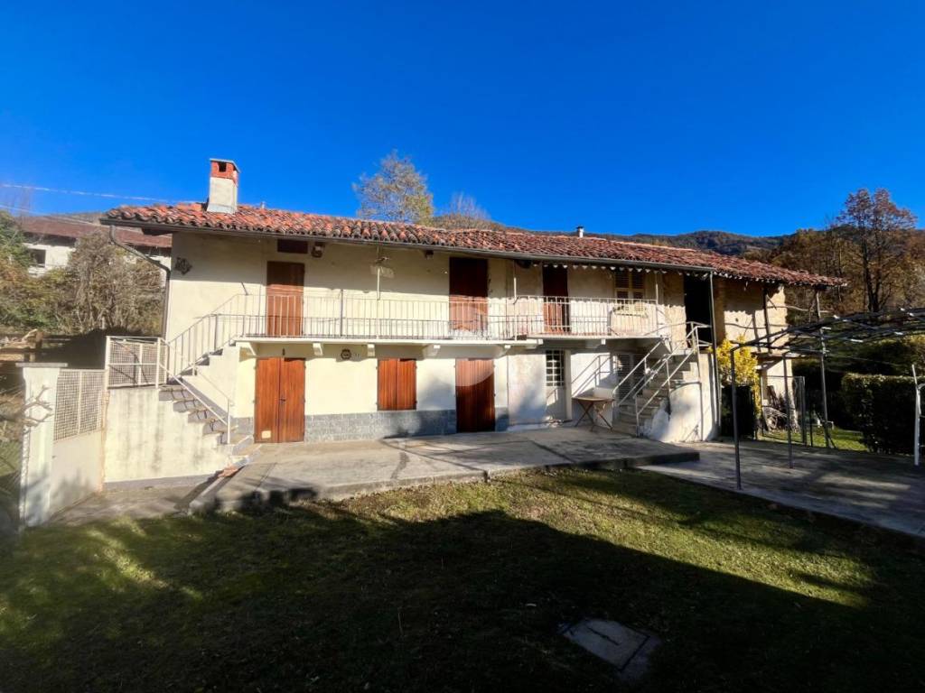 casa semindipendente in vendita a Val della Torre