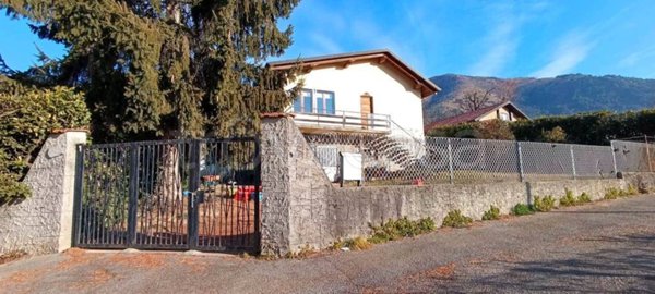 casa indipendente in vendita a Val della Torre