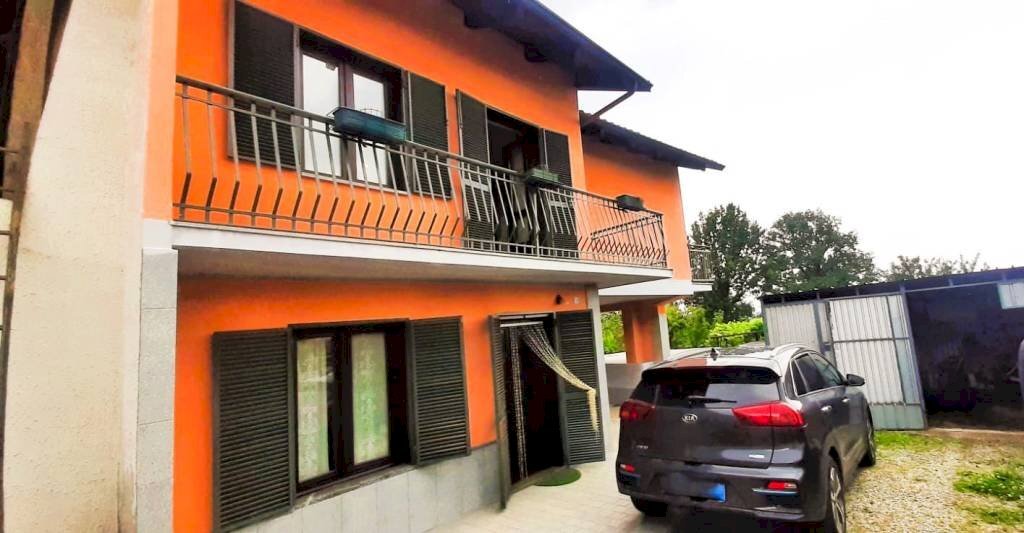 casa indipendente in vendita a Val della Torre