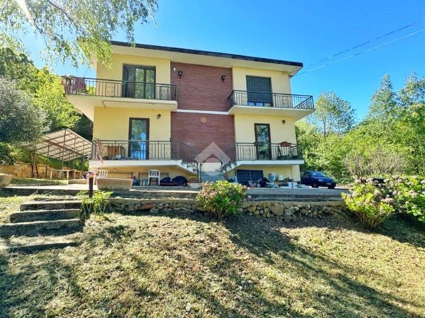 casa indipendente in vendita a Val della Torre