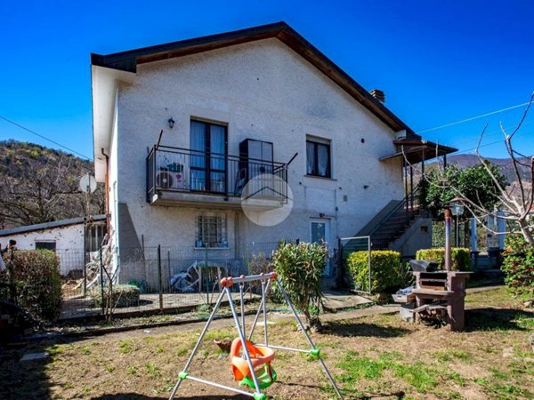 casa indipendente in vendita a Val della Torre