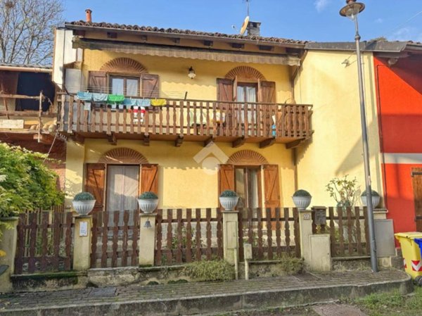 casa indipendente in vendita a Val della Torre