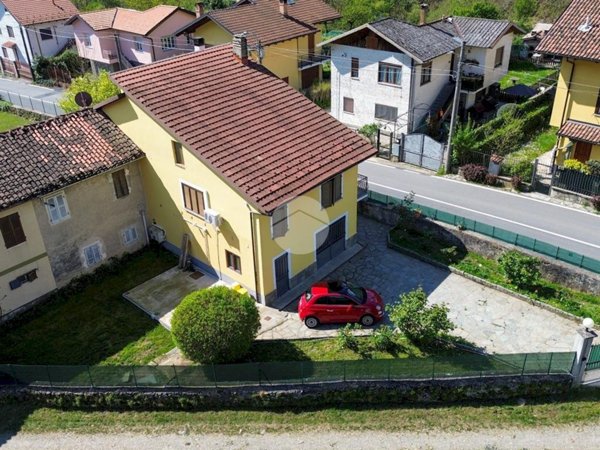 casa semindipendente in vendita a Val della Torre