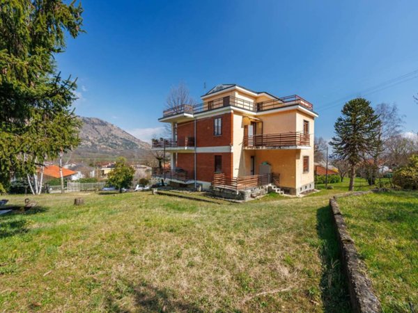 casa indipendente in vendita a Val della Torre