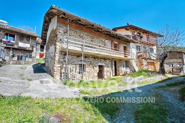 casa indipendente in vendita a Val della Torre