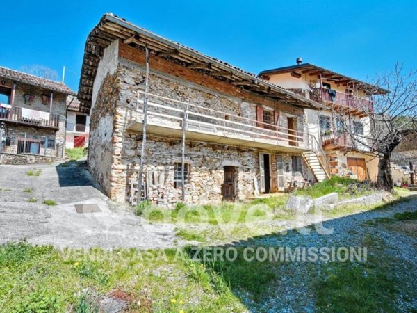 casa indipendente in vendita a Val della Torre