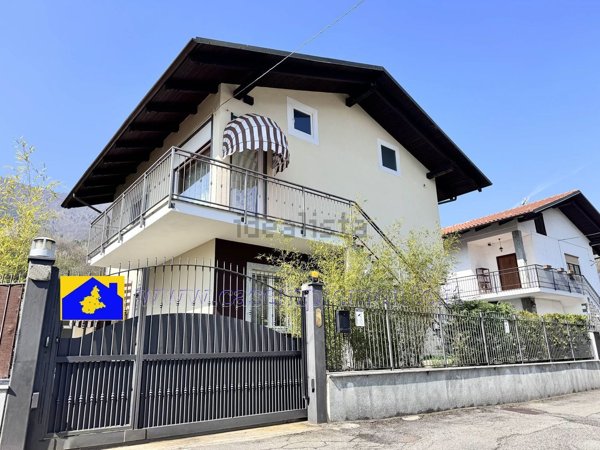 casa indipendente in vendita a Val della Torre
