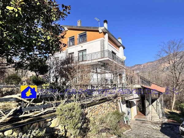 casa indipendente in vendita a Val della Torre