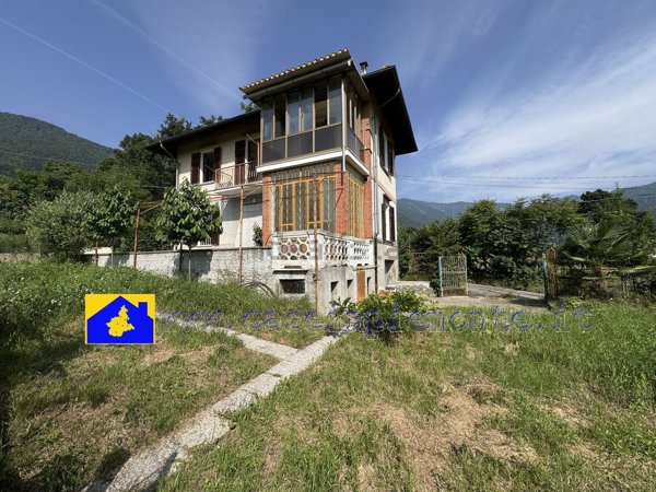 casa indipendente in vendita a Val della Torre