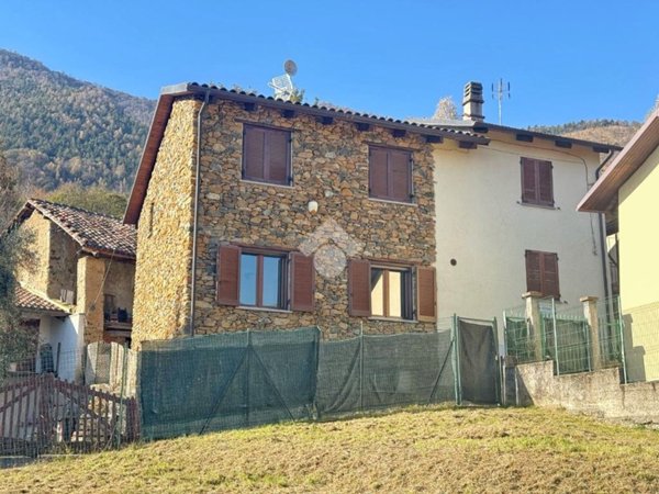 casa indipendente in vendita a Val della Torre
