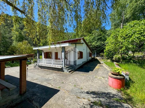 casa indipendente in vendita a Val della Torre