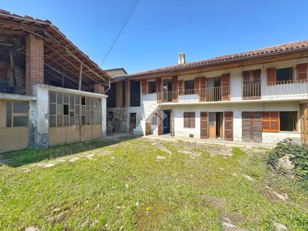 casa indipendente in vendita a Val della Torre
