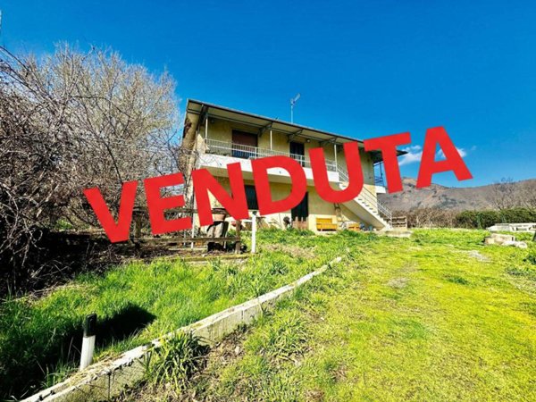 casa indipendente in vendita a Val della Torre