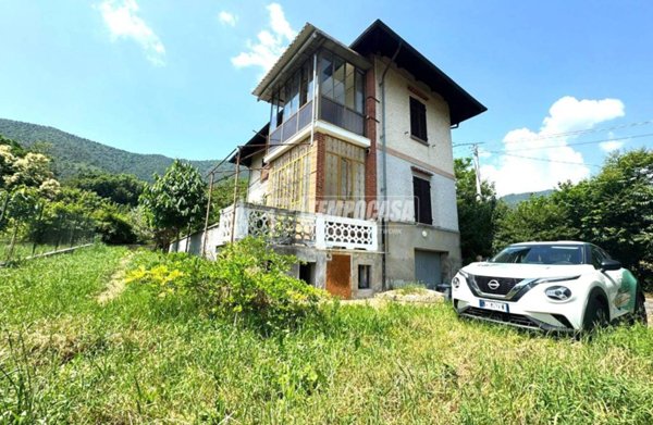 casa indipendente in vendita a Val della Torre
