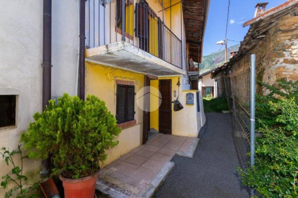 casa semindipendente in vendita a Val della Torre