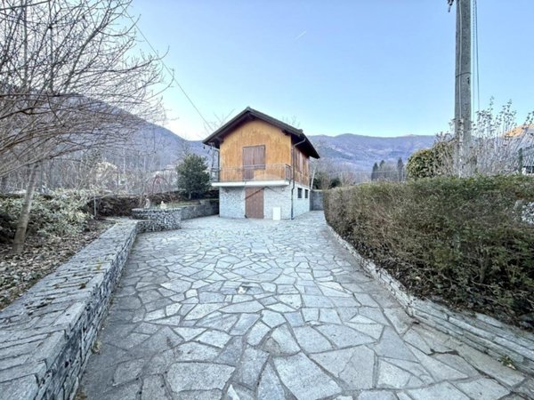 casa indipendente in vendita a Val della Torre