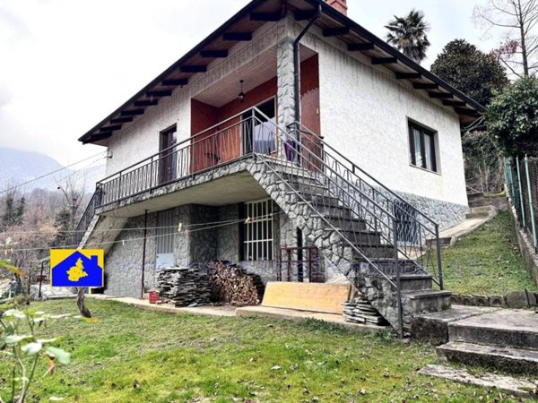 casa indipendente in vendita a Val della Torre