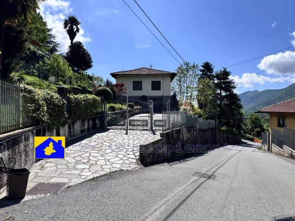casa indipendente in vendita a Val della Torre