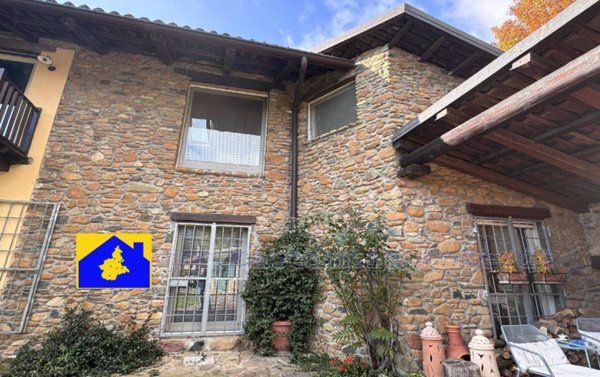 casa indipendente in vendita a Val della Torre