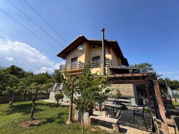casa indipendente in vendita a Val della Torre