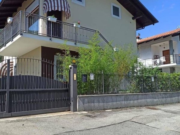 casa indipendente in vendita a Val della Torre