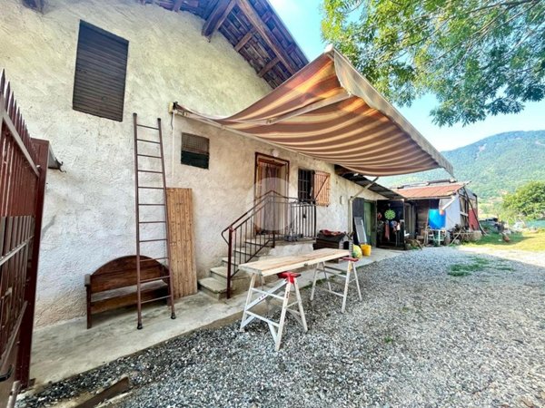 casa semindipendente in vendita a Val della Torre