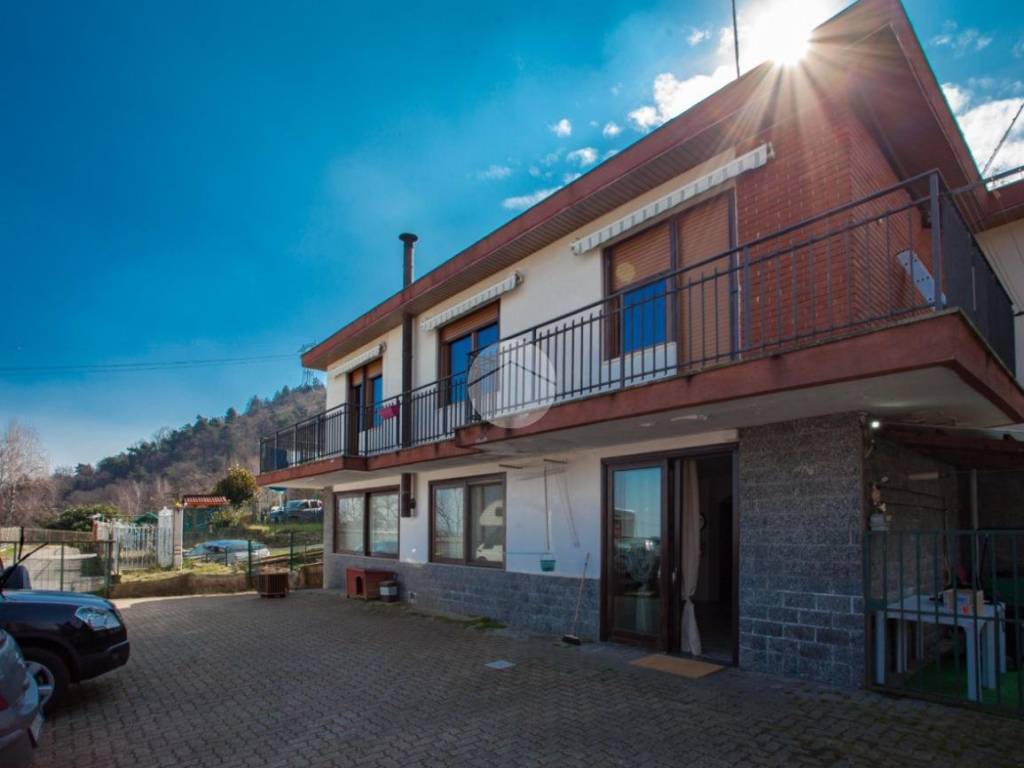 casa indipendente in vendita a Val della Torre
