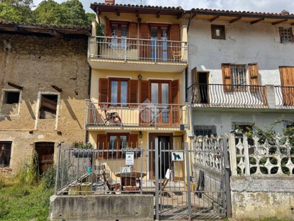 casa indipendente in vendita a Val della Torre