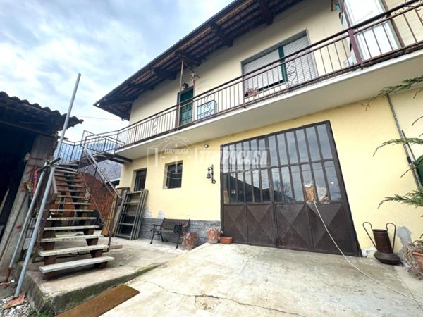 casa indipendente in vendita a Val della Torre