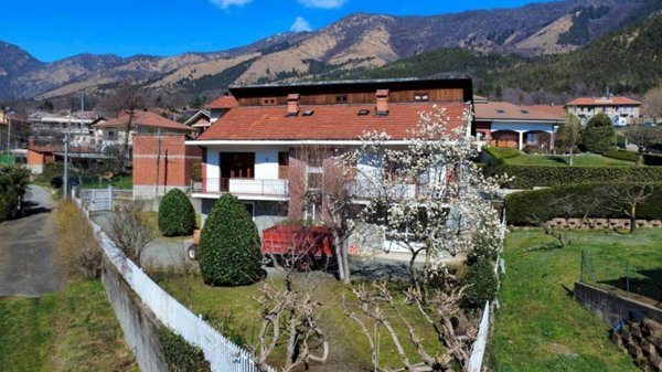 casa indipendente in vendita a Val della Torre