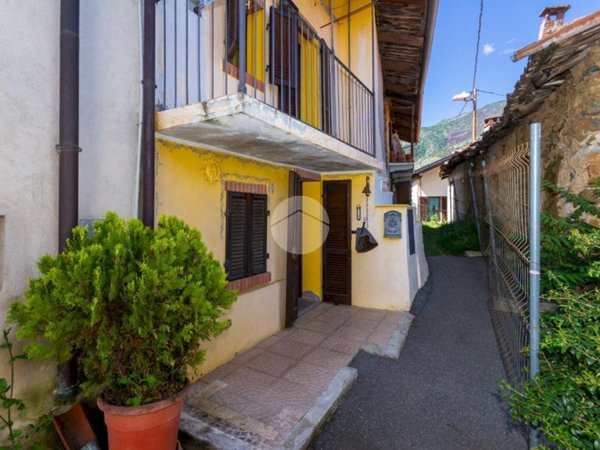 casa semindipendente in vendita a Val della Torre