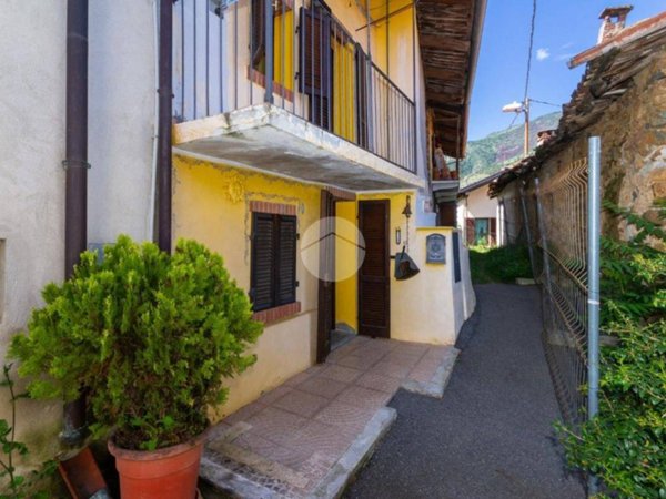 casa semindipendente in vendita a Val della Torre