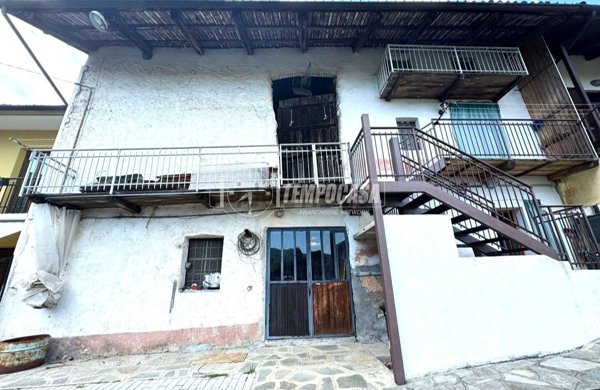 casa indipendente in vendita a Val della Torre