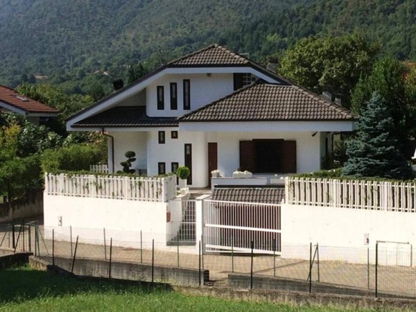 casa indipendente in vendita a Val della Torre