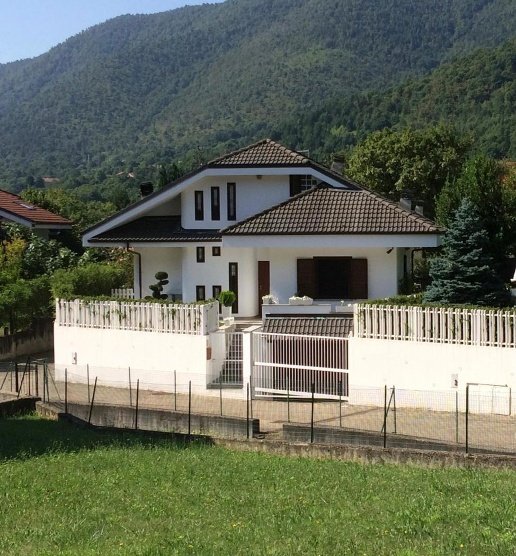 casa indipendente in vendita a Val della Torre