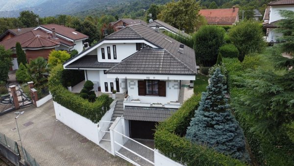 casa indipendente in vendita a Val della Torre
