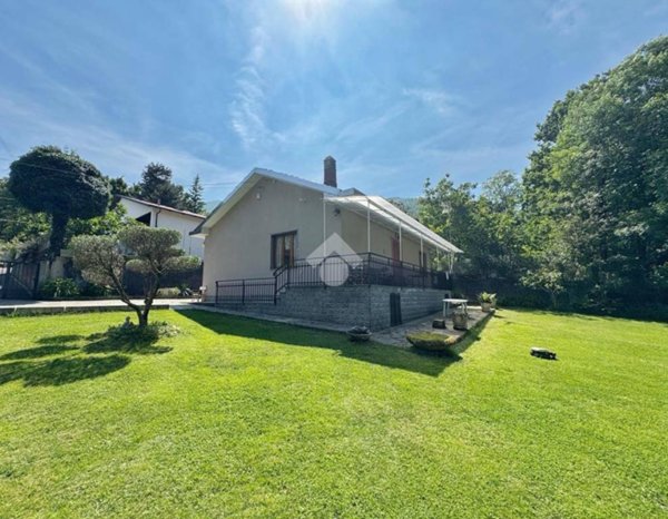 casa indipendente in vendita a Val della Torre