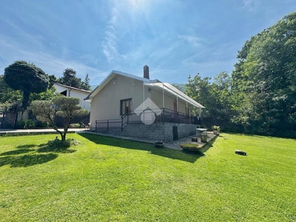 casa indipendente in vendita a Val della Torre