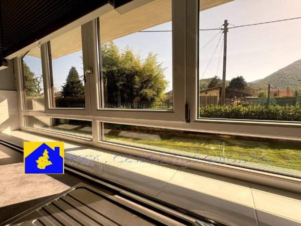 casa indipendente in vendita a Val della Torre